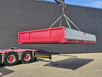 R650 V8 8x4 / HMF 9520 + JIB + WINCH / 140.000 kg GCW